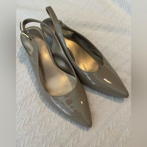 Bandolino taupe heels with heel strap